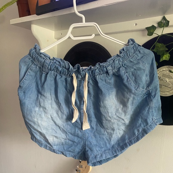 blue floweli shorts, size medium. - Picture 1 of 1